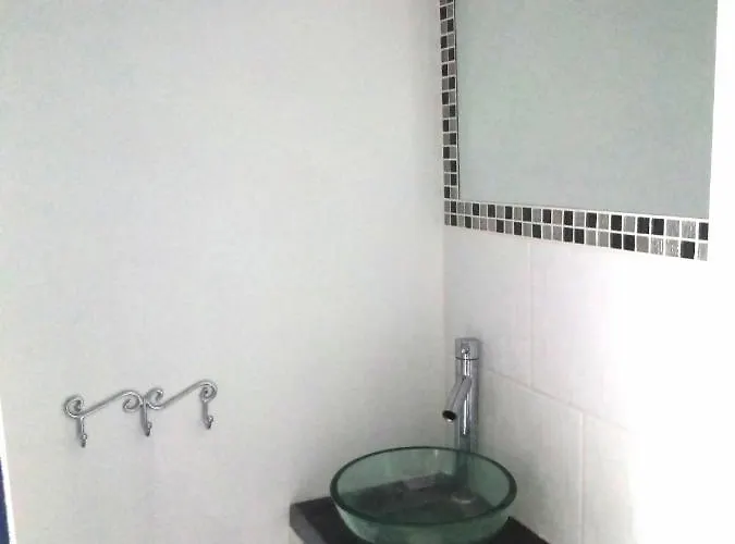 Petit Mansarde - 2 Lits Simples 3* Neuilly (Eure)